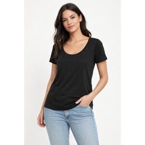 HM Black Scoop Neck Short Sleeve Tee Size Large Classic Essential Top
